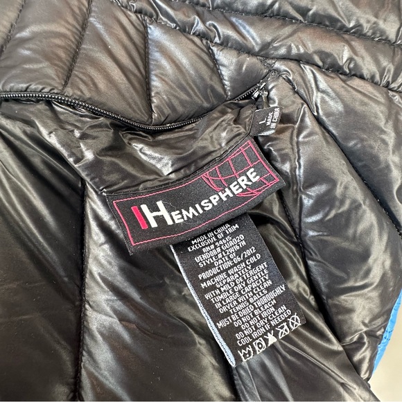 Hemisphere Black and Blue Reversible Lightweight Down Vest - Large - Picture 7 of 7